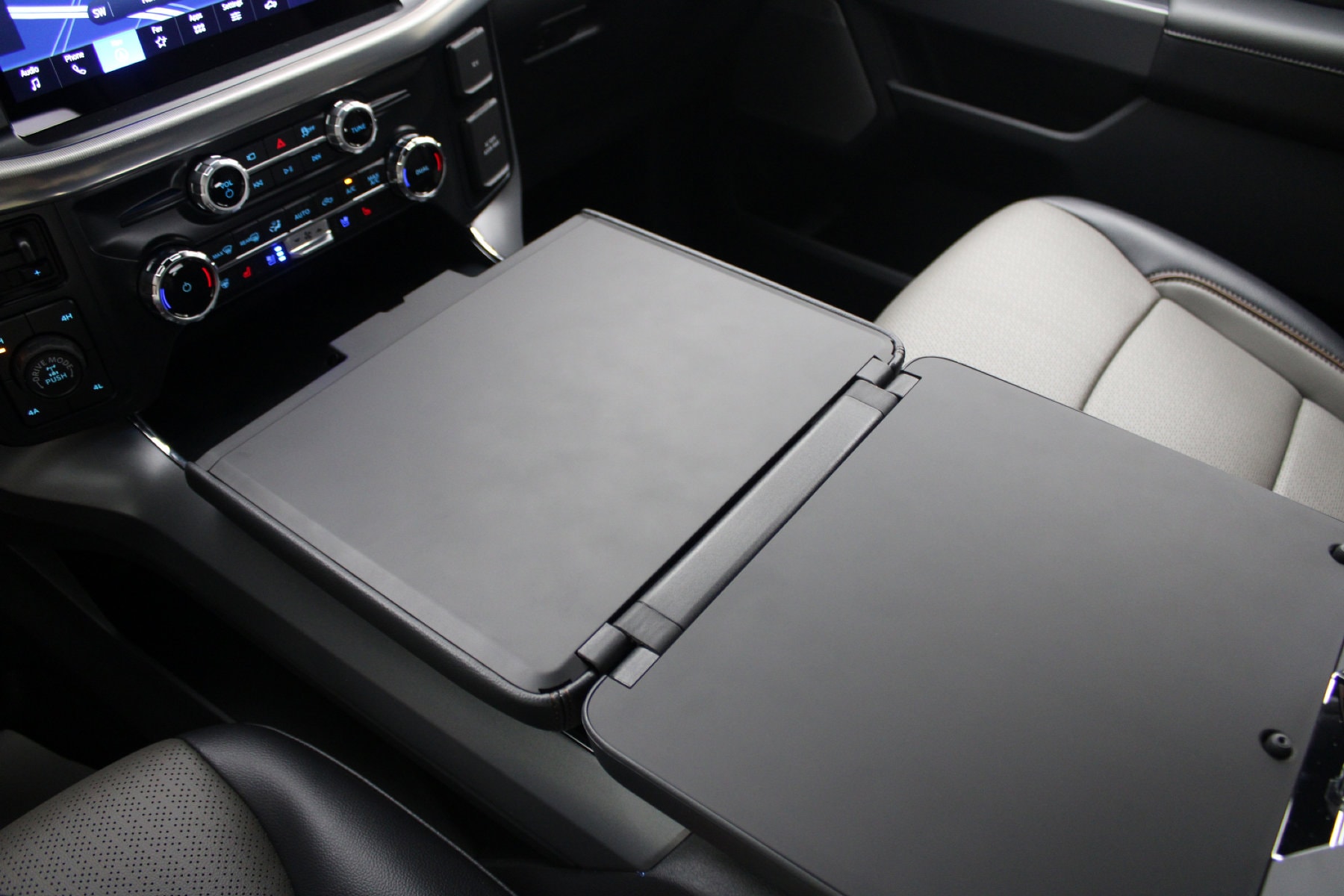 2025 Ford F-150 Lariat - Photo 6