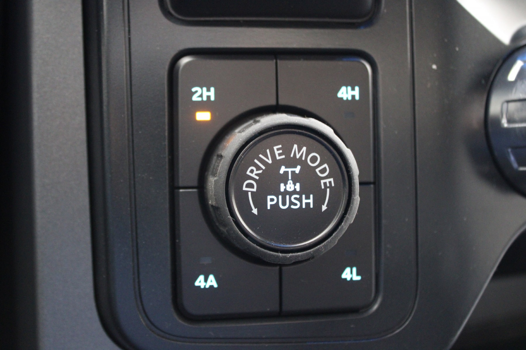 2025 Ford F-150 Lariat - Photo 12