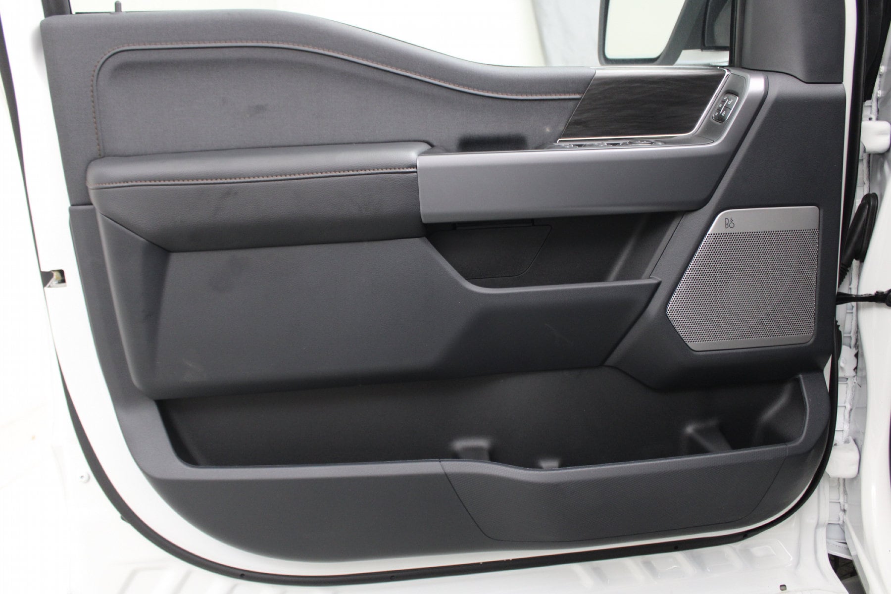 2025 Ford F-150 Lariat - Photo 16