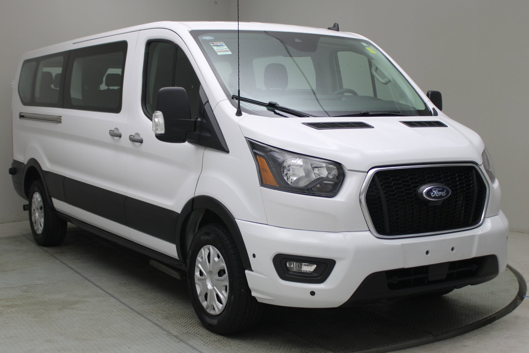 2024 Ford Transit 350 XLT Low Roof Sliding Pass. 148's photo