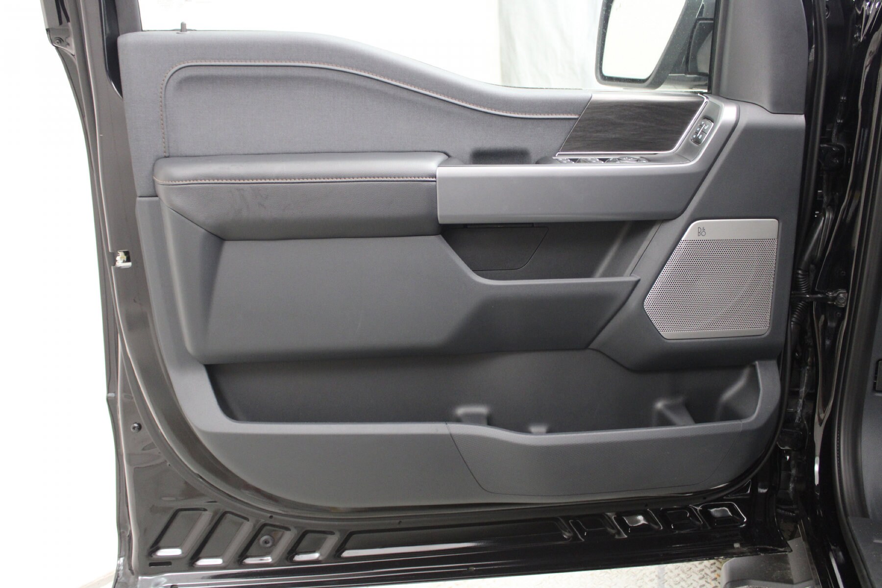 2025 Ford F-150 Lariat - Photo 16