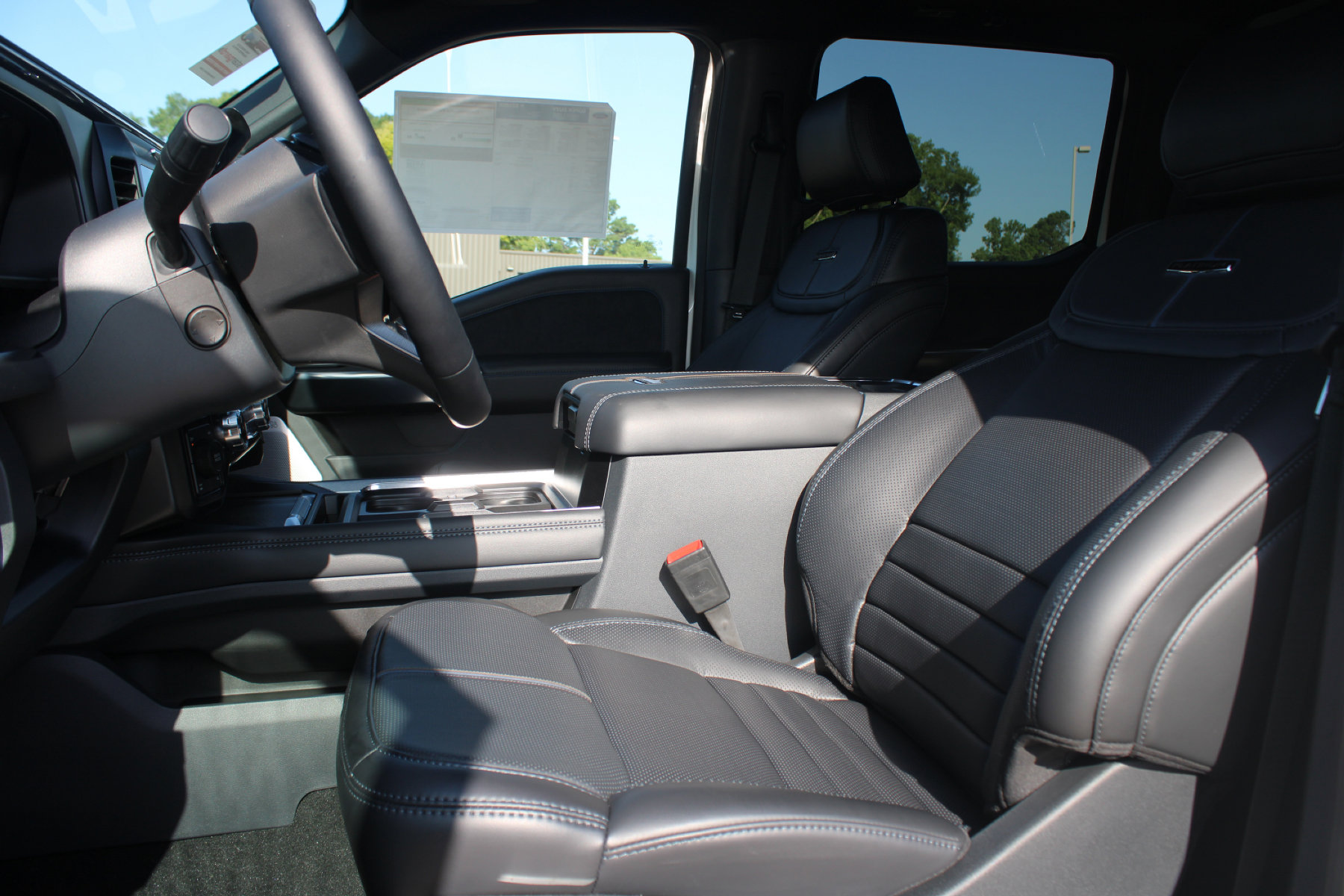 2025 Ford F-250 Super Duty Platinum - Photo 18