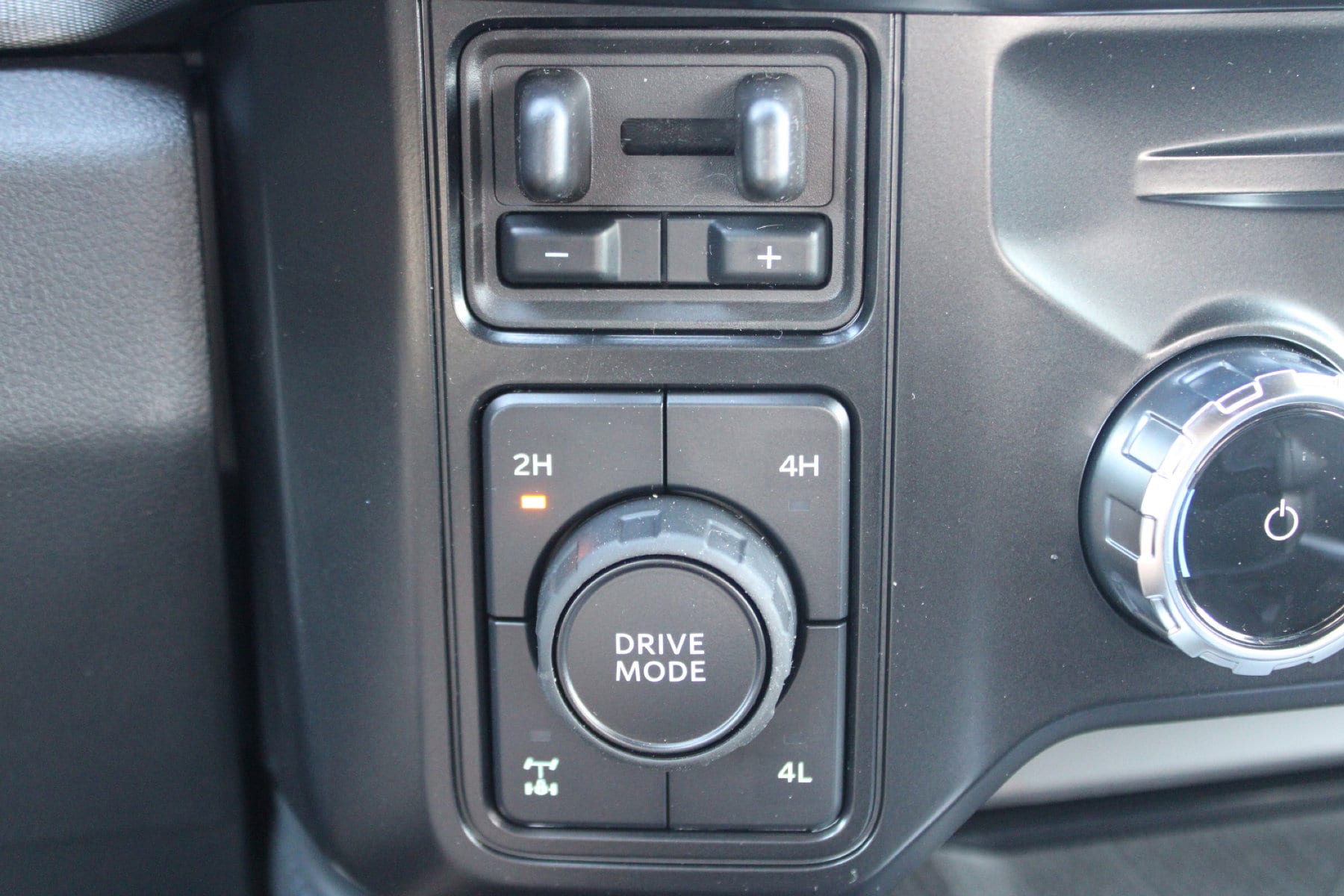 2025 Ford F-250 Super Duty Platinum - Photo 13