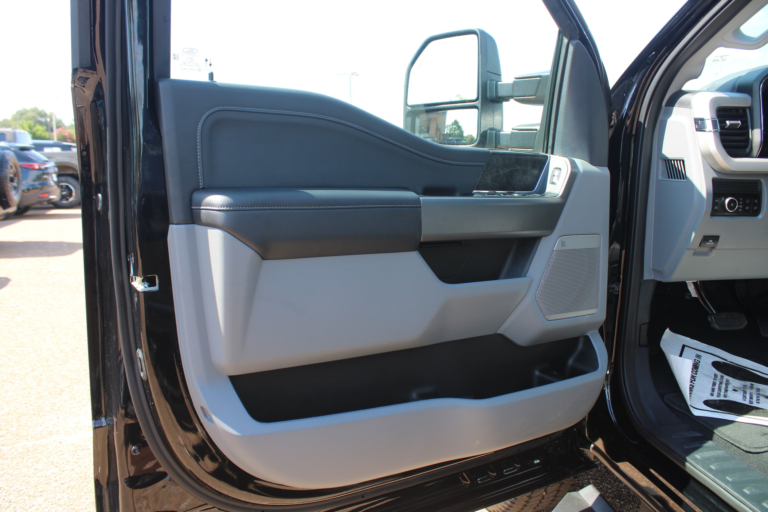 2026 Ford F-250 Super Duty XLT - Photo 14