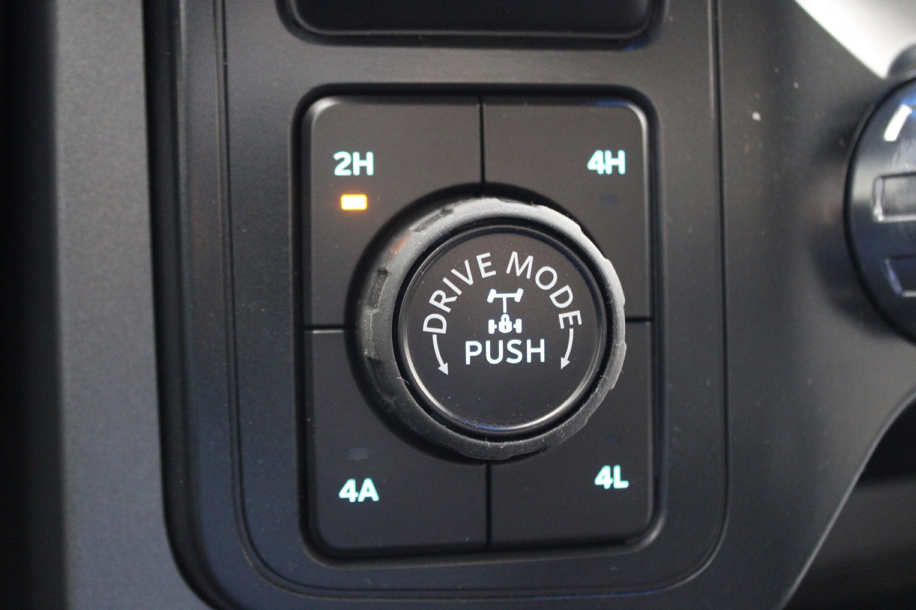 2025 Ford F-150 Lariat - Photo 12