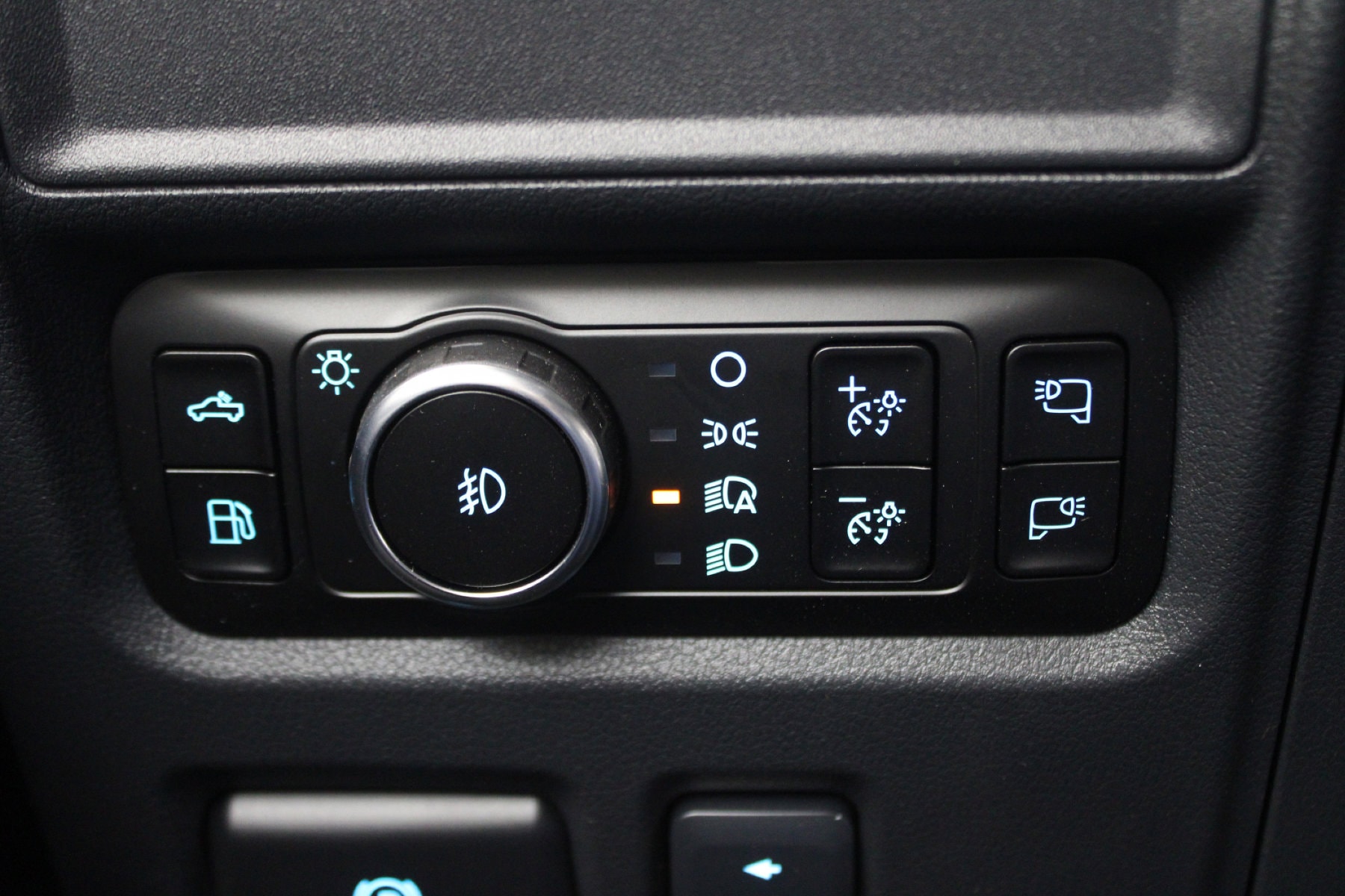 2025 Ford F-150 Lariat - Photo 11