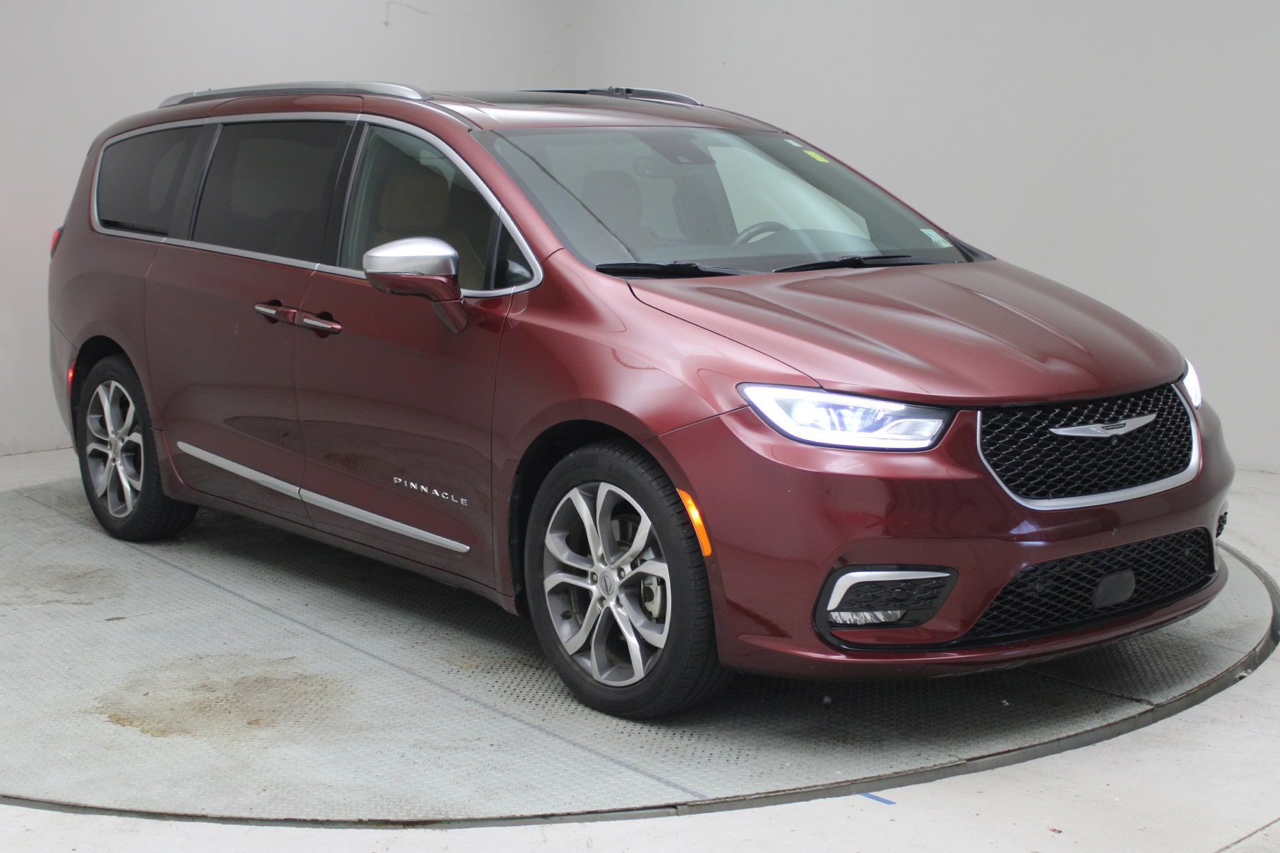 2022 Chrysler Pacifica Pinnacle's photo