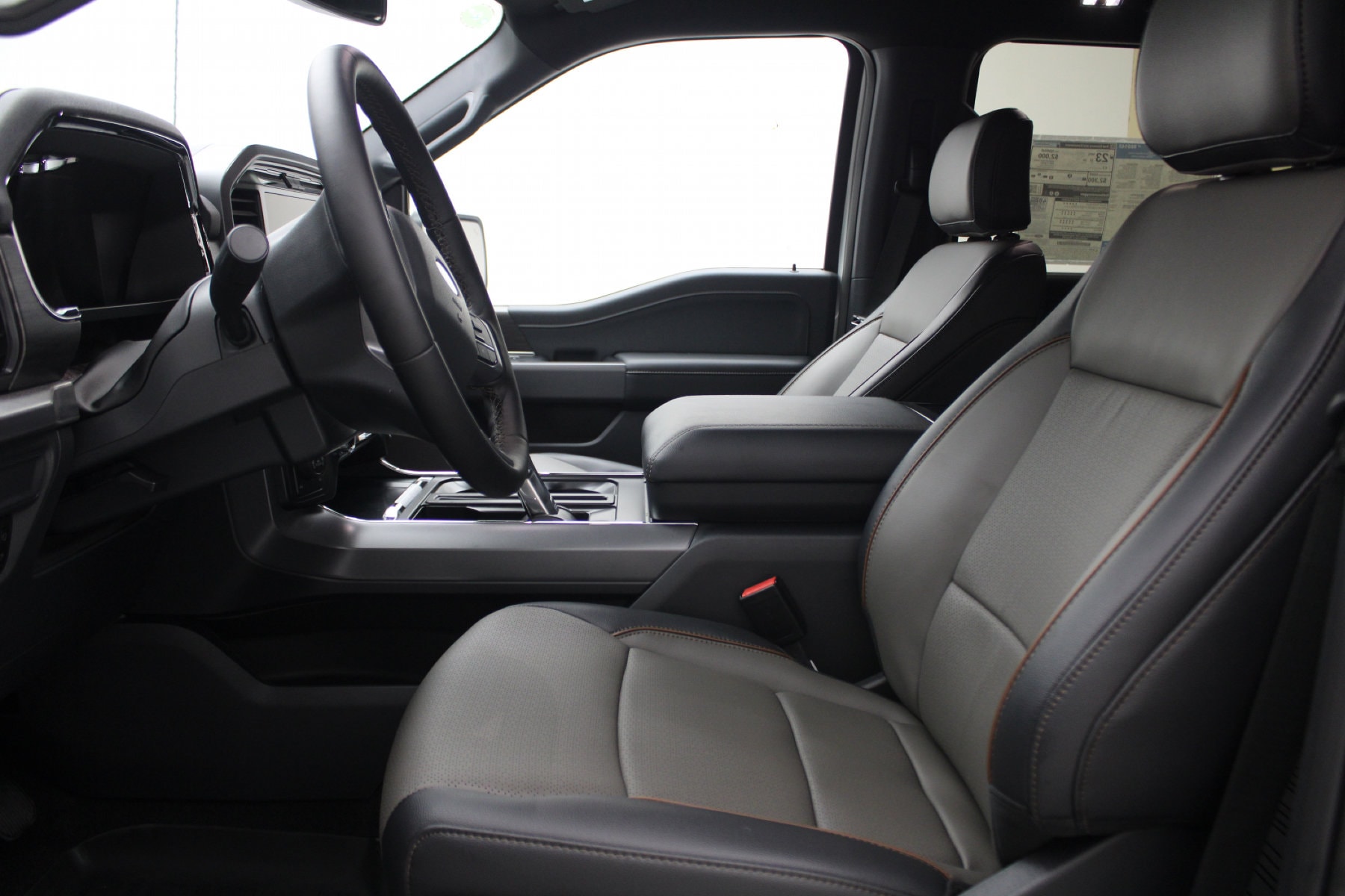 2025 Ford F-150 Lariat - Photo 18