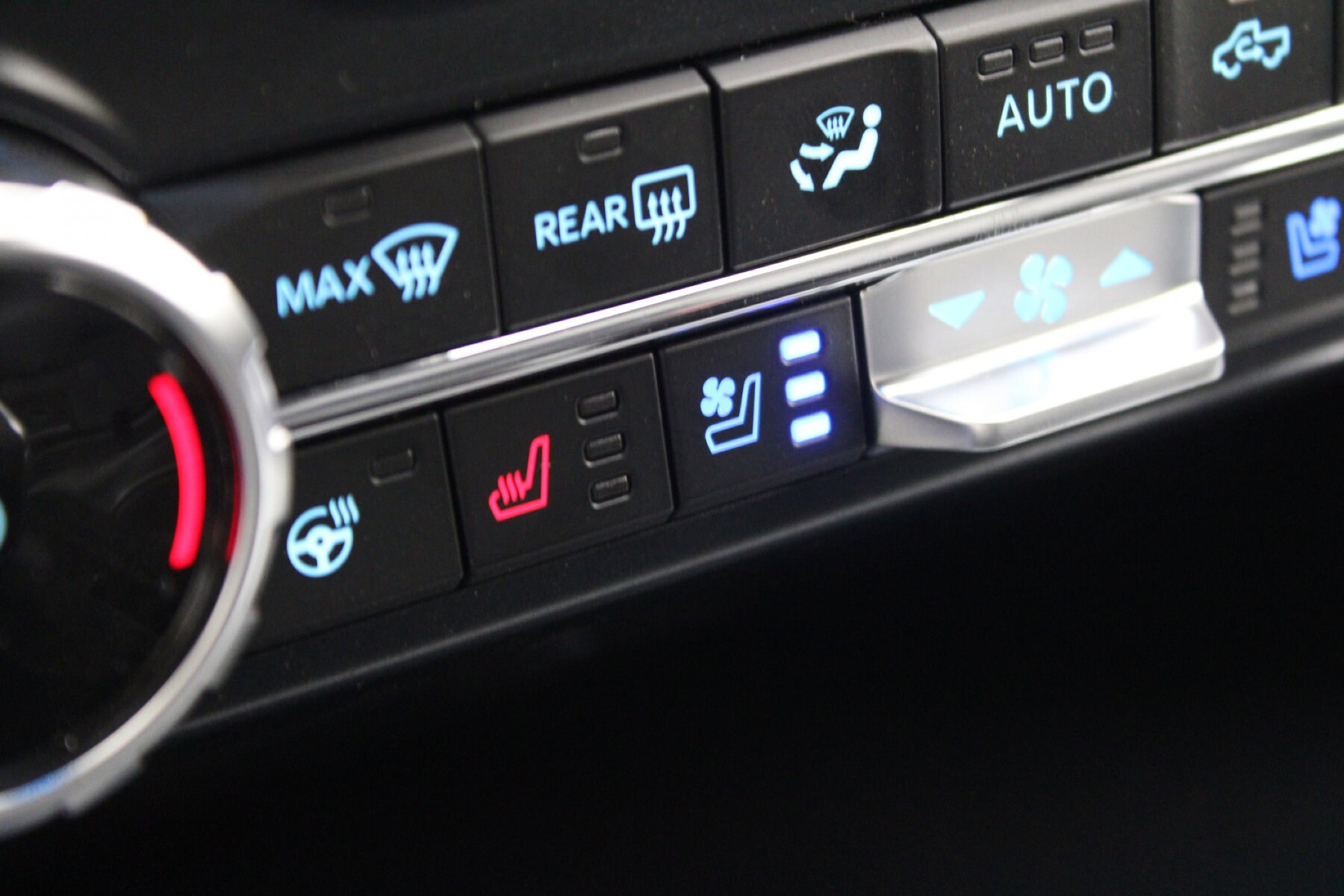 2025 Ford F-150 Lariat photo 3