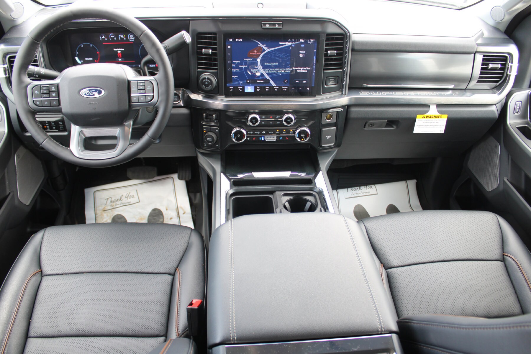 2025 Ford F-250 Lariat photo 2