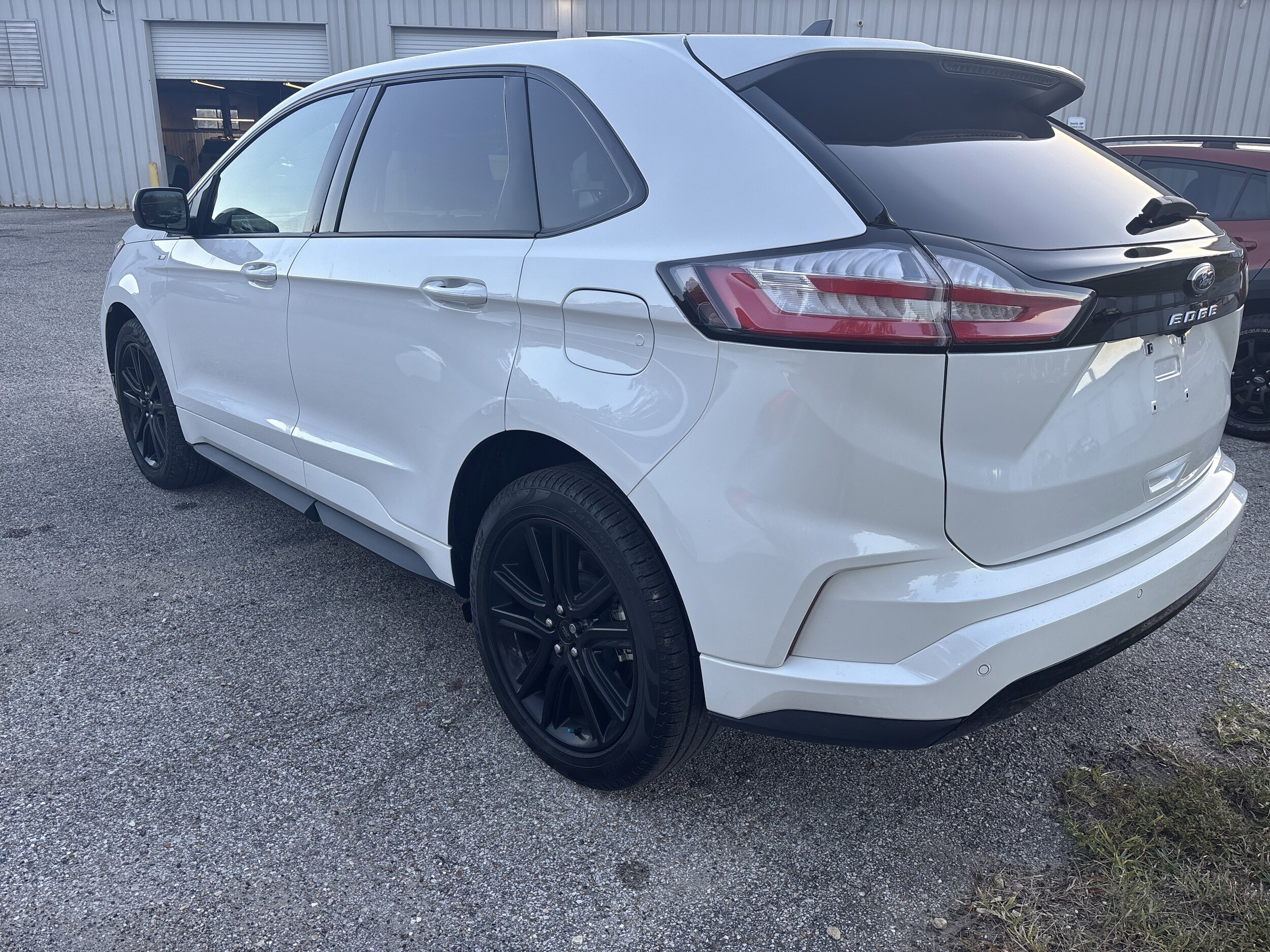 2024 Ford Edge ST-Line photo 3