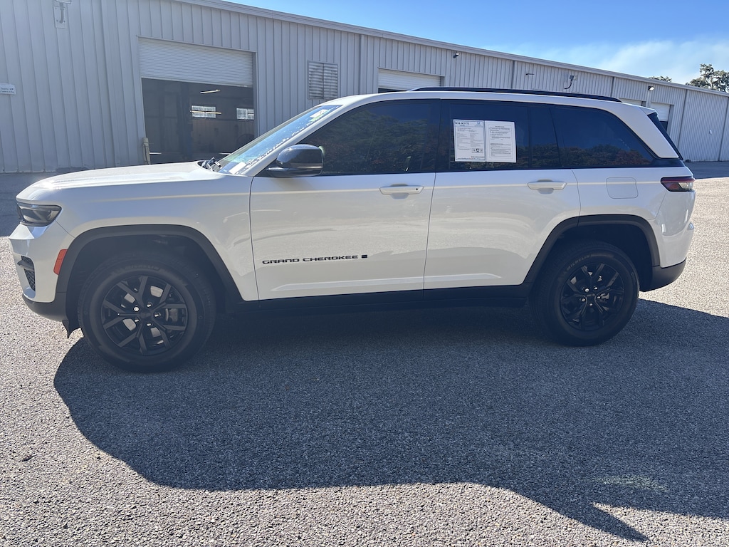 Used 2024 Jeep Grand Cherokee Altitude X SUV