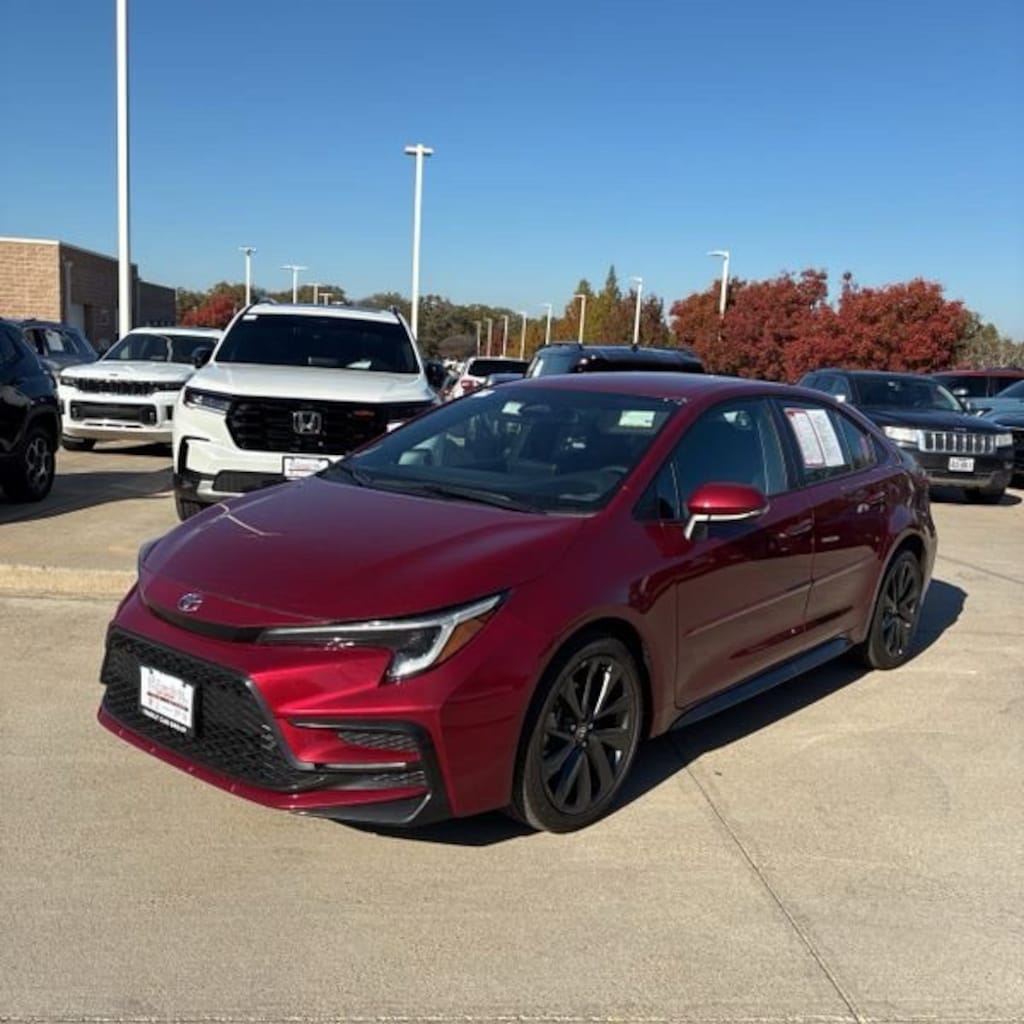 Used 2025 Toyota Corolla SE Sedan