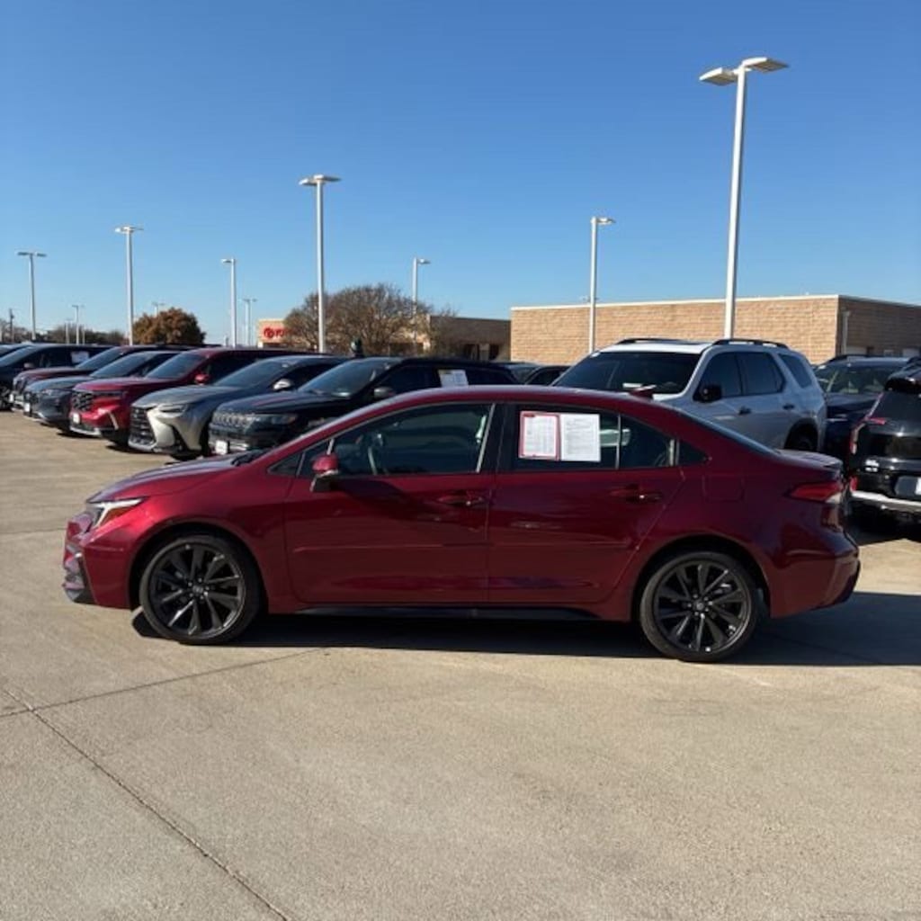Used 2025 Toyota Corolla SE Sedan