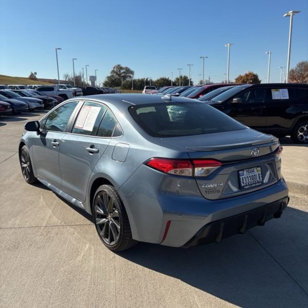 Used 2025 Toyota Corolla SE Sedan