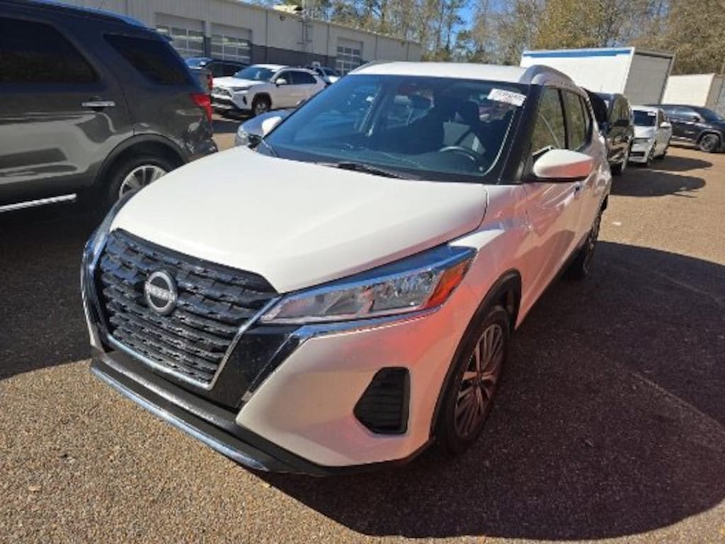 Used 2024 Nissan Kicks SV SUV