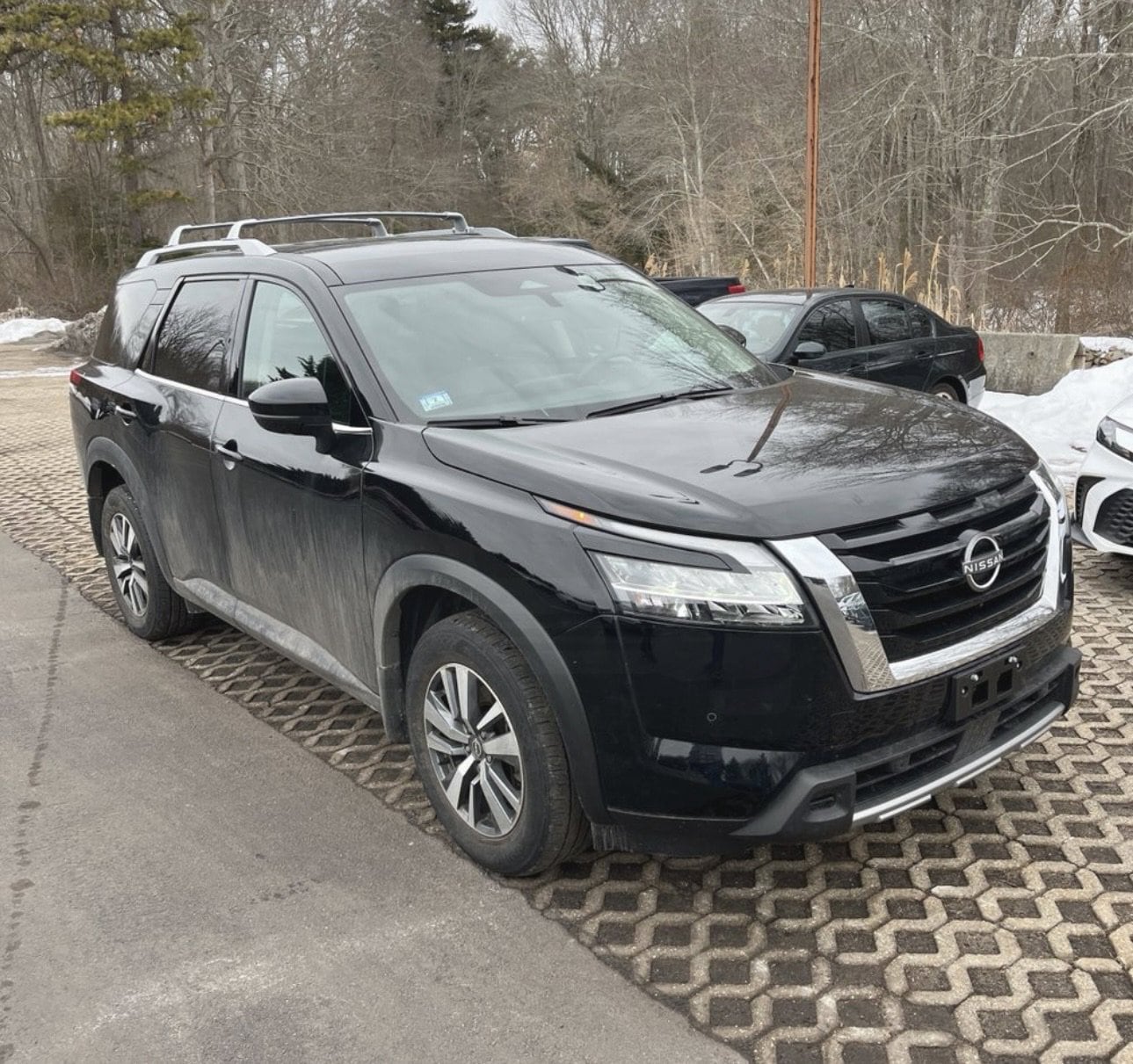 2024 Nissan Pathfinder SL