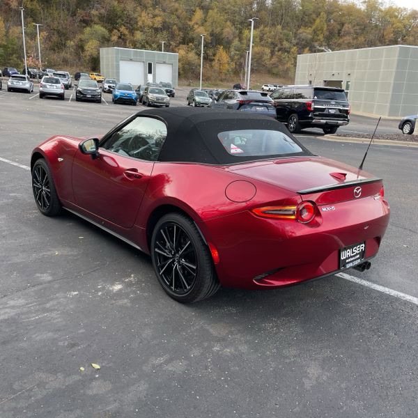 2025 Mazda MX-5 Miata Miata Grand Touring photo 3
