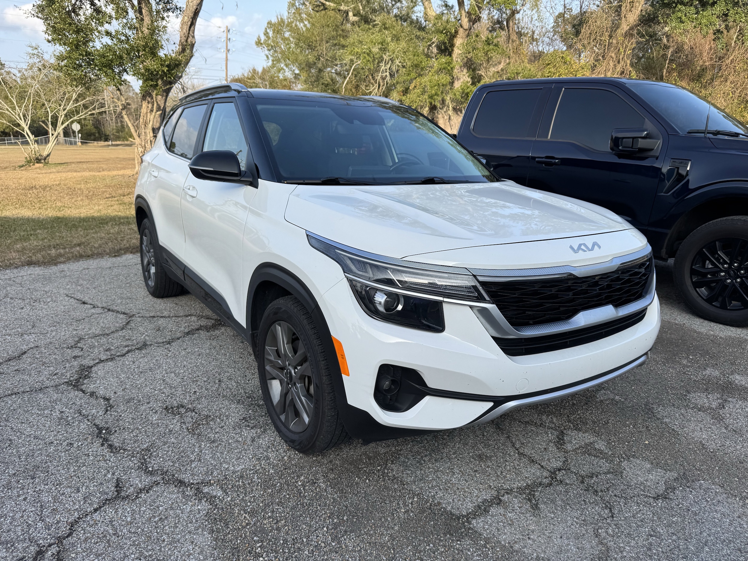 2022 Kia Seltos S's photo