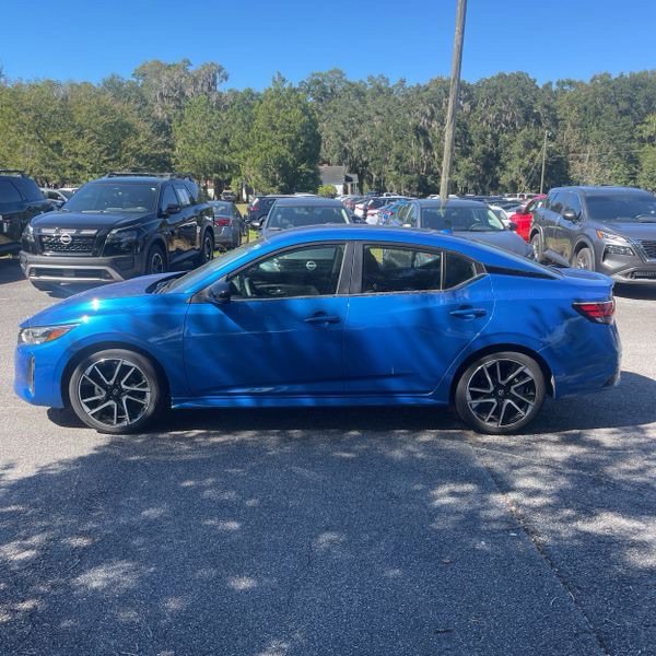 2025 Nissan Sentra SR photo 2