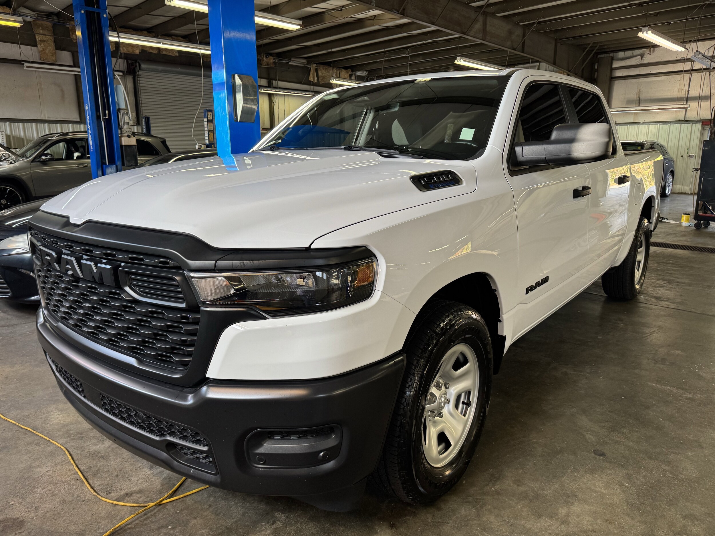2025 Ram 1500 Tradesman photo 3