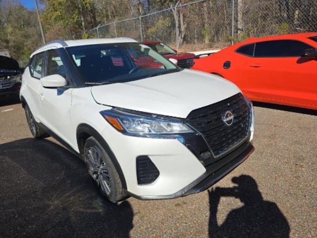 Used 2024 Nissan Kicks SV SUV