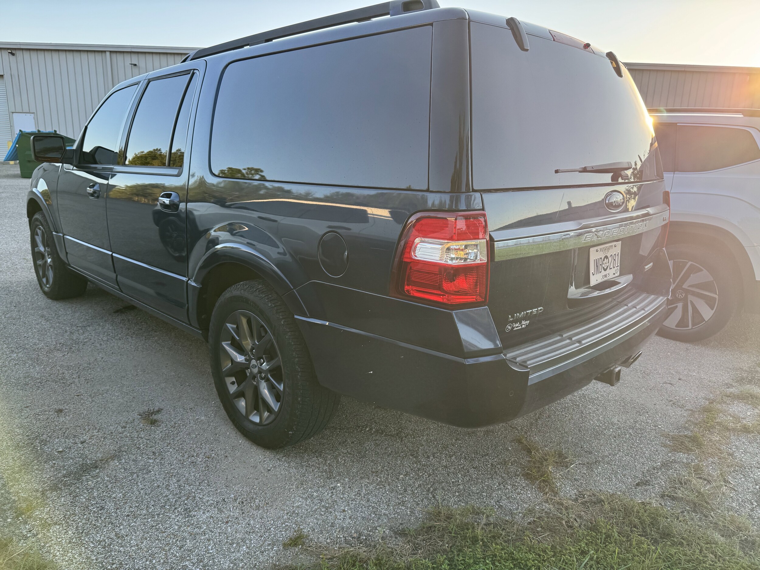 2017 Ford Expedition EL Limited photo 2