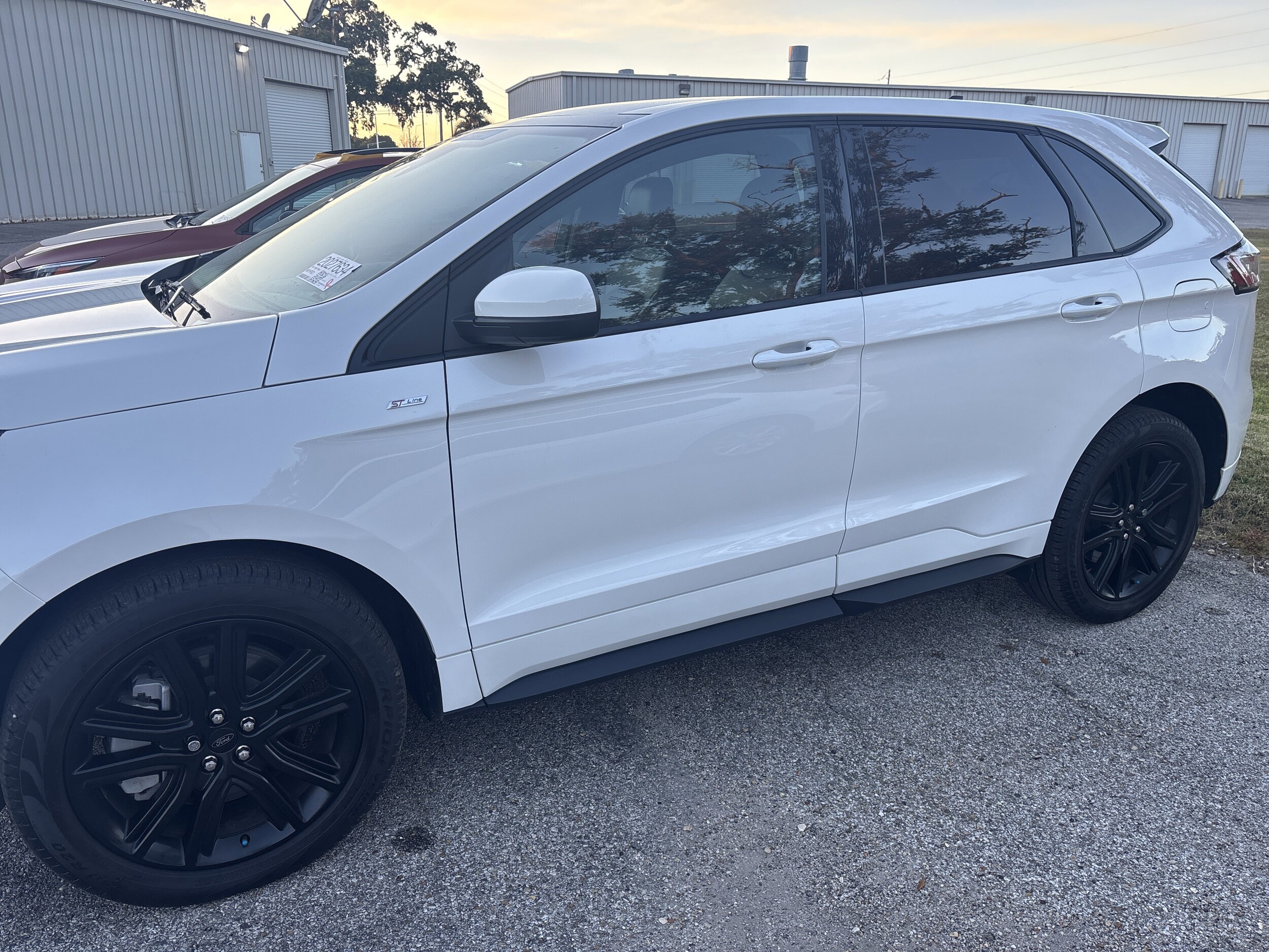 2024 Ford Edge ST-Line photo 2