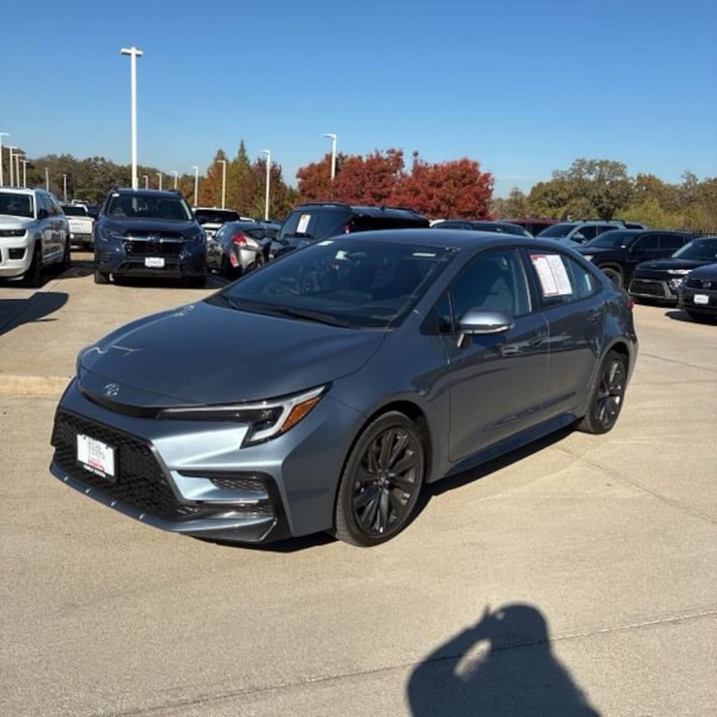 Used 2025 Toyota Corolla SE Sedan