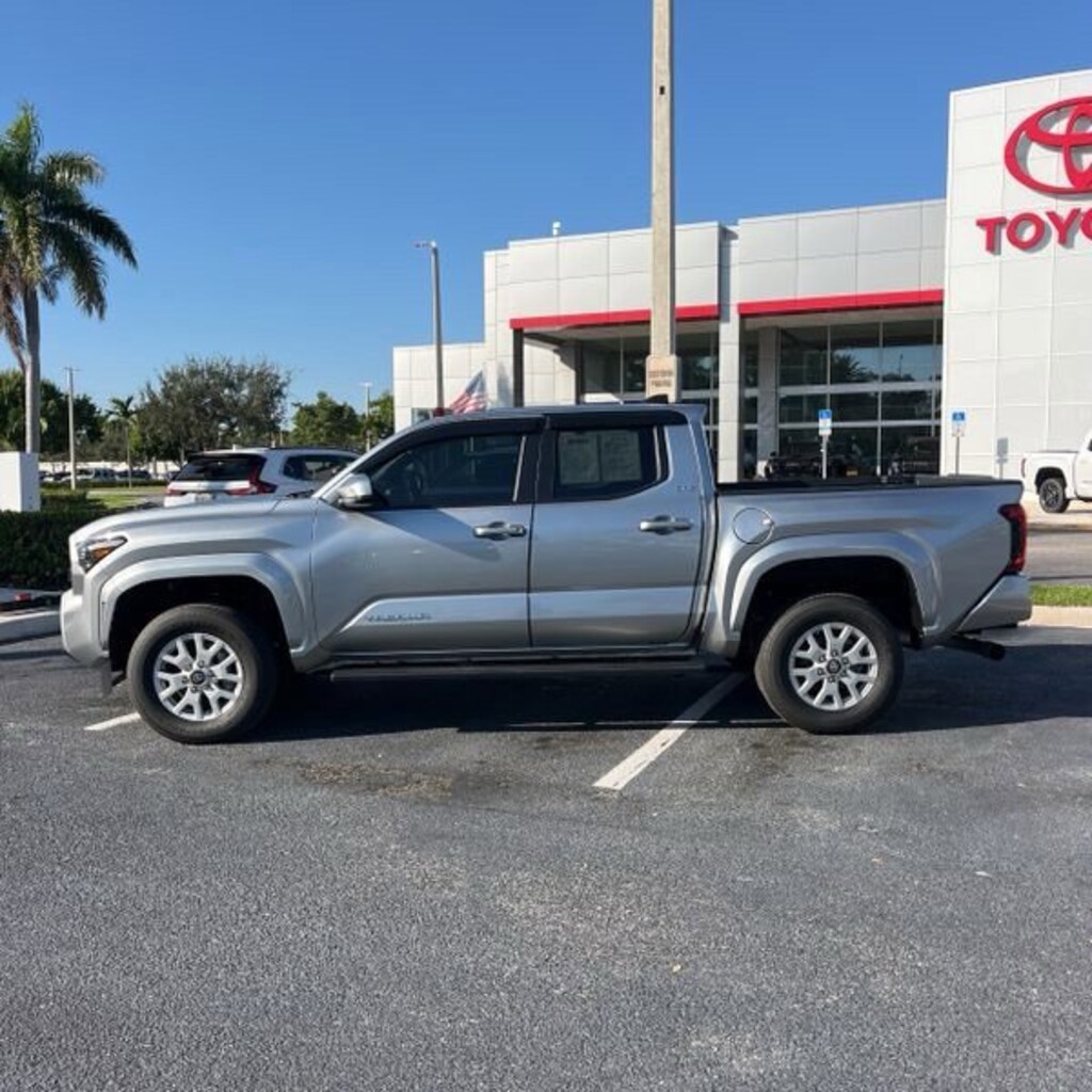 Used 2024 Toyota Tacoma 4WD SR5 Truck Double Cab
