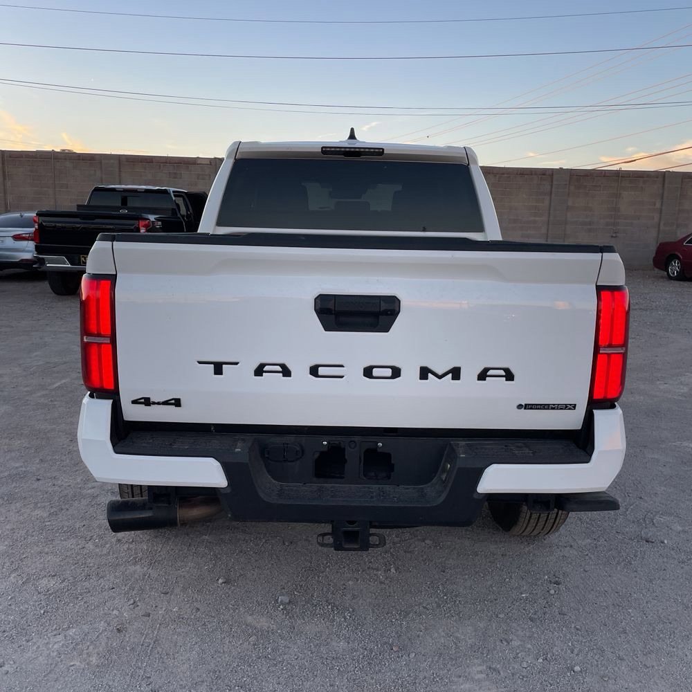 2025 Toyota Tacoma TRD Sport photo 4