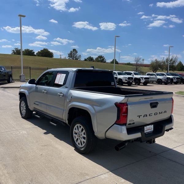 2025 Toyota Tacoma SR5 photo 2