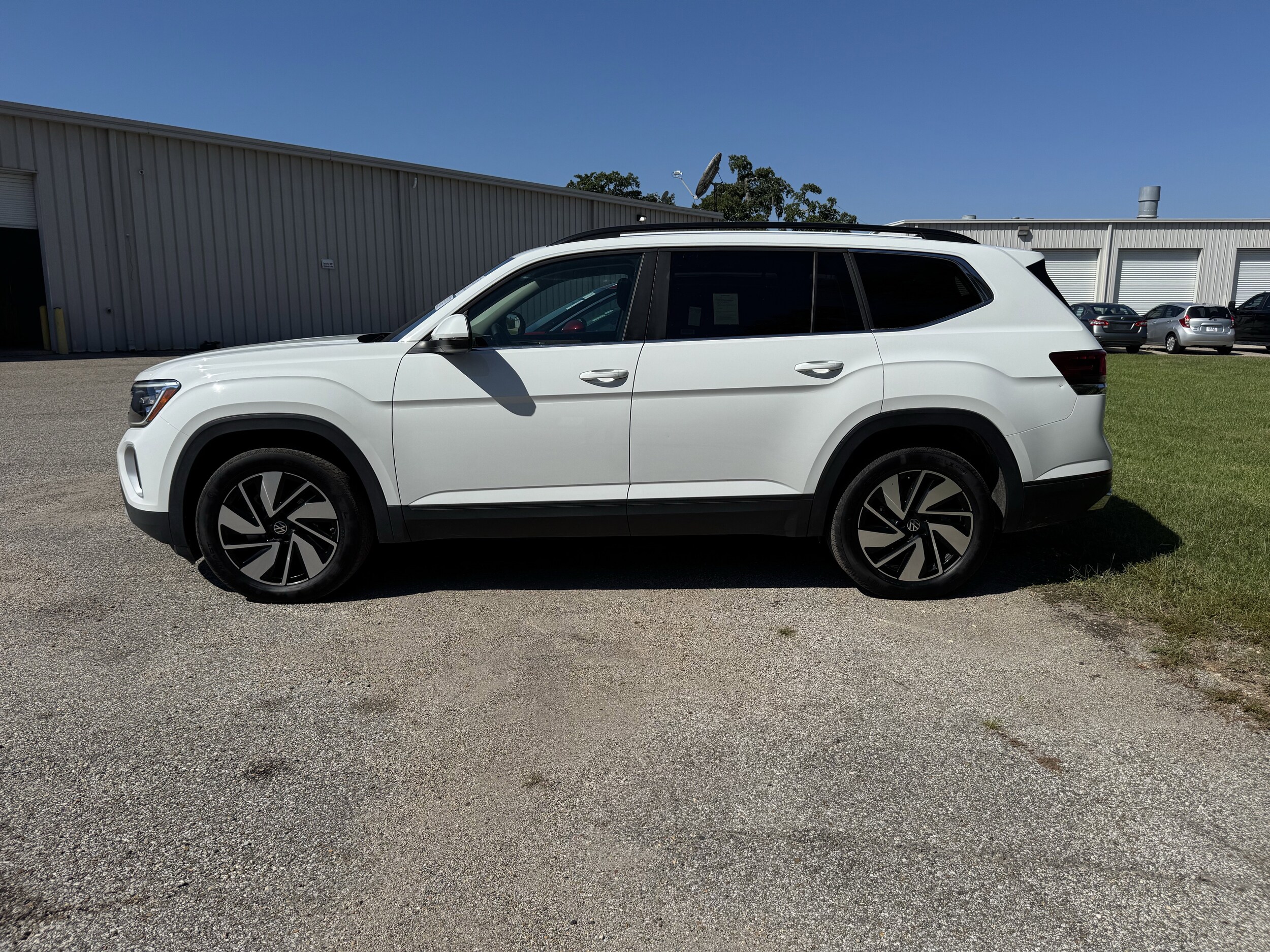 2024 Volkswagen Atlas SE Technology photo 4