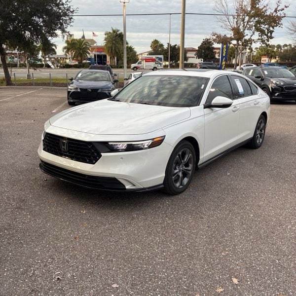 2025 Honda Accord Hybrid EX-L's photo