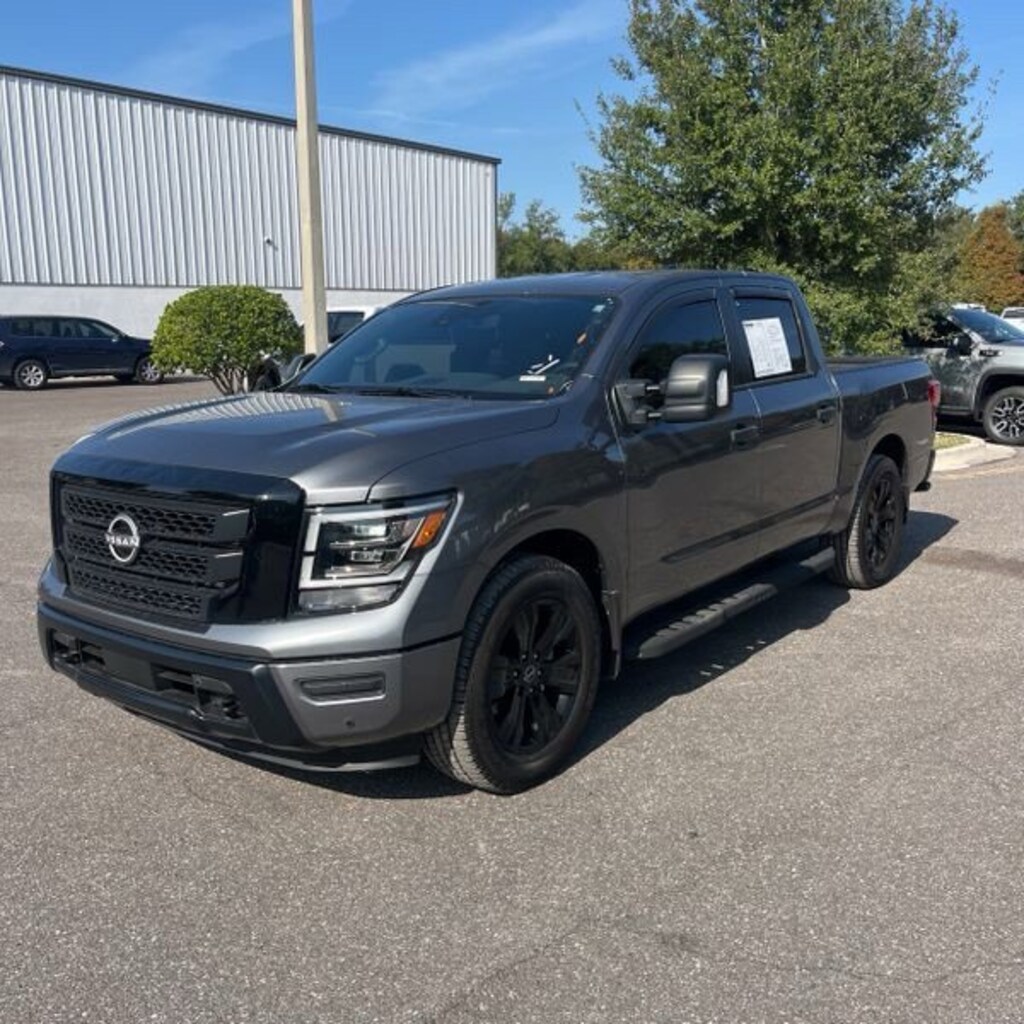 Used 2024 Nissan Titan SV Truck Crew Cab