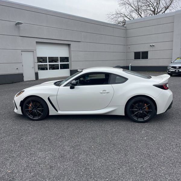 2024 Subaru BRZ tS photo 2