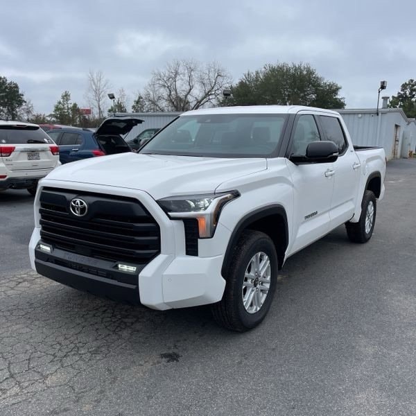 2025 Toyota Tundra SR5 CrewMax Cab 4WD