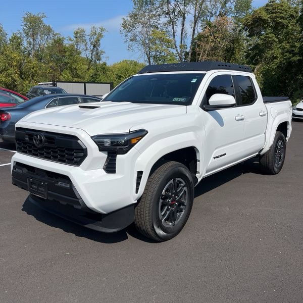2025 Toyota Tacoma TRD Sport photo 3