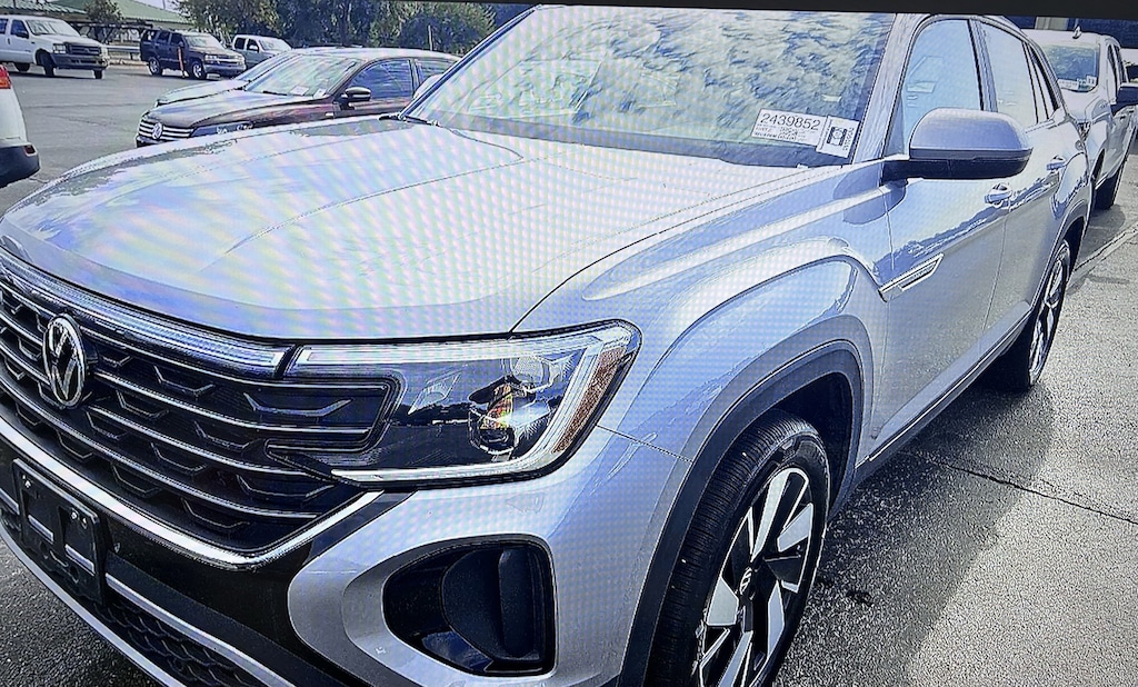 Used 2025 Volkswagen Atlas Cross Sport 2.0T SE w/Technology SUV