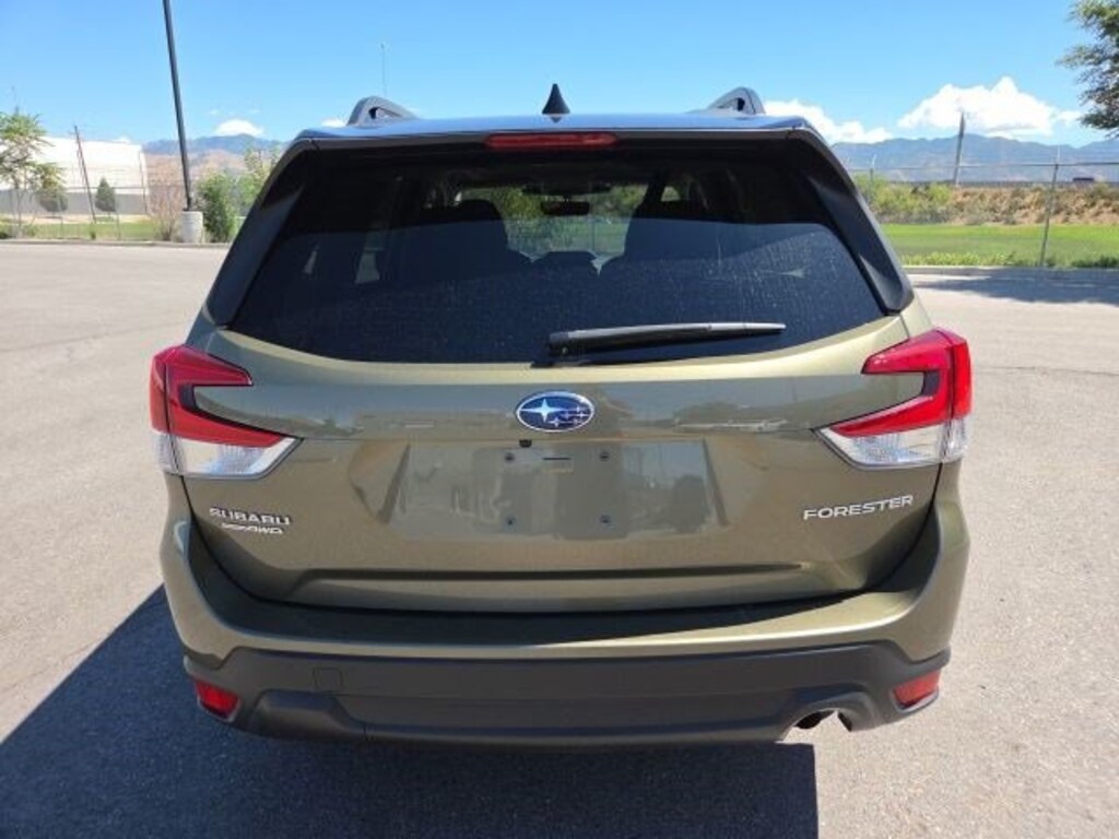 Used 2024 Subaru Forester Premium SUV