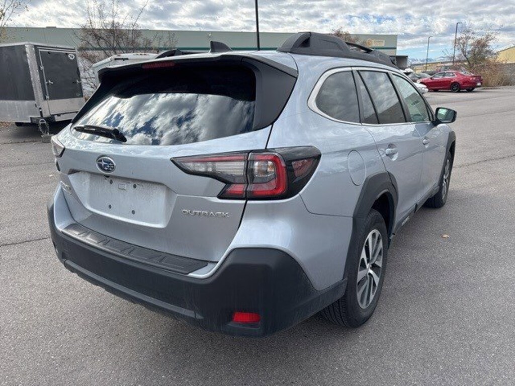 Used 2024 Subaru Outback Premium SUV