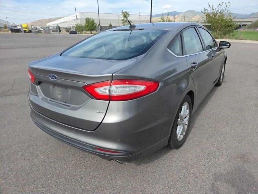 Used 2013 Ford Fusion SE Sedan