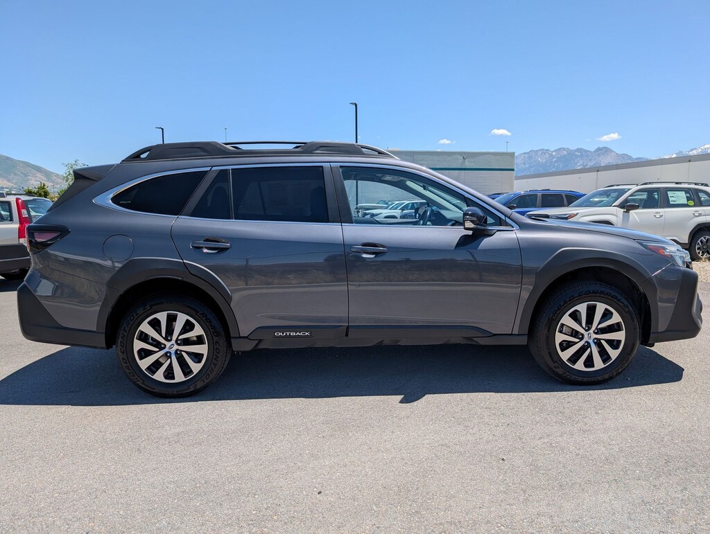 Used 2023 Subaru Outback Premium SUV