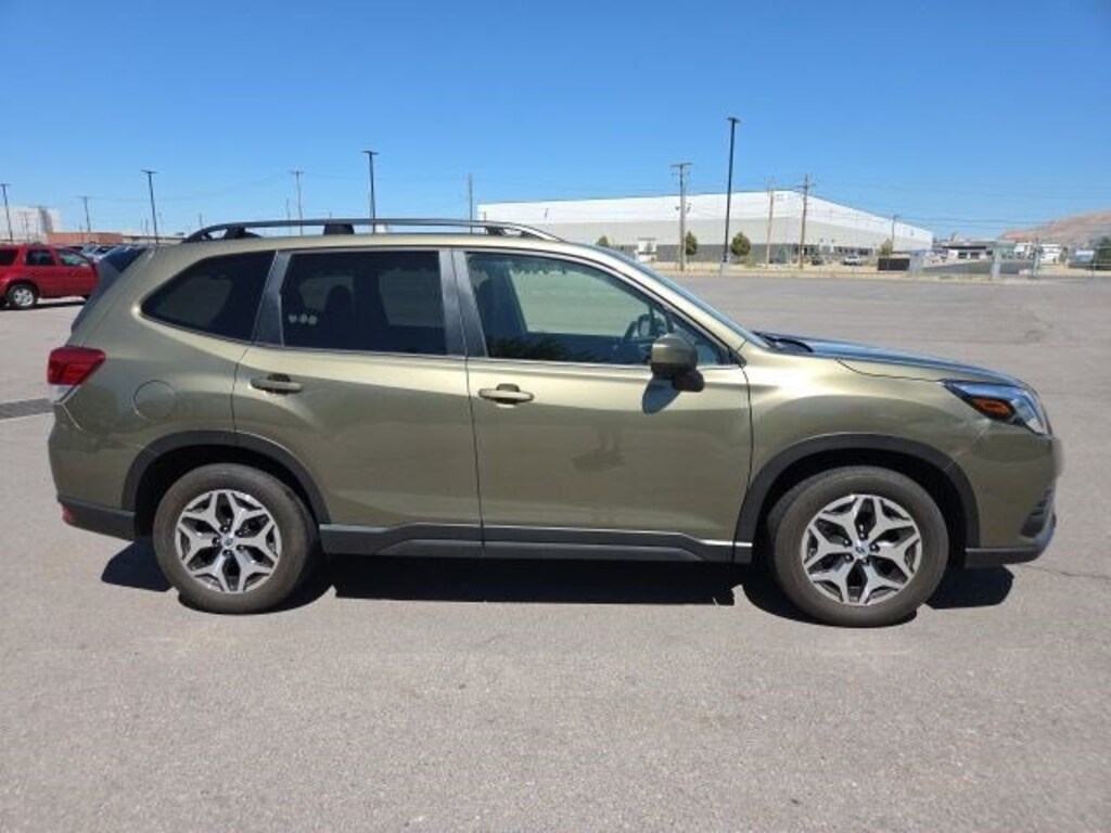 Used 2024 Subaru Forester Premium SUV