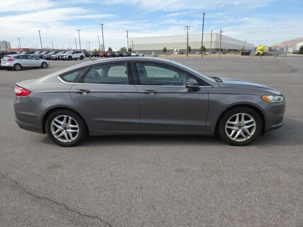 Used 2013 Ford Fusion SE Sedan