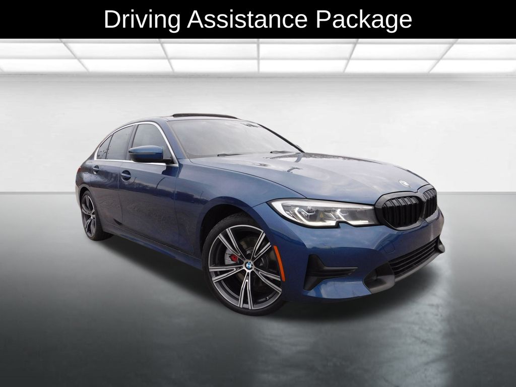 2022 BMW 3 Series 330i's photo