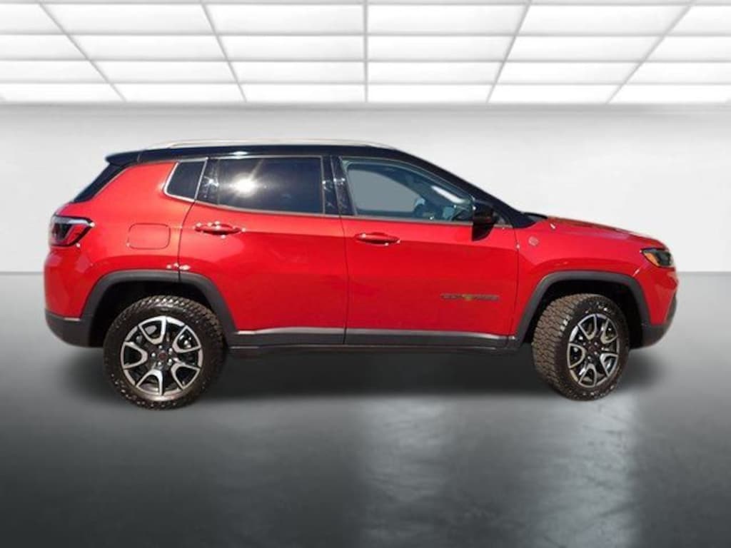 Used 2025 Jeep Compass Trailhawk SUV