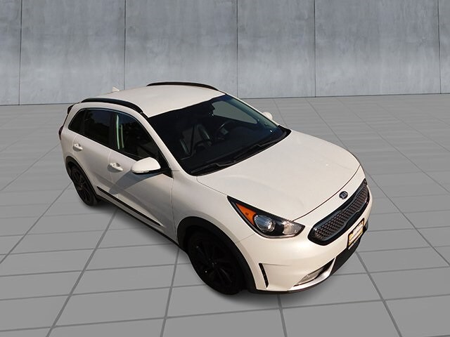 2019 Kia Niro S Touring photo 2