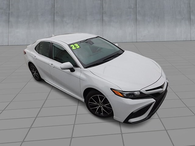 2023 Toyota Camry SE photo 2