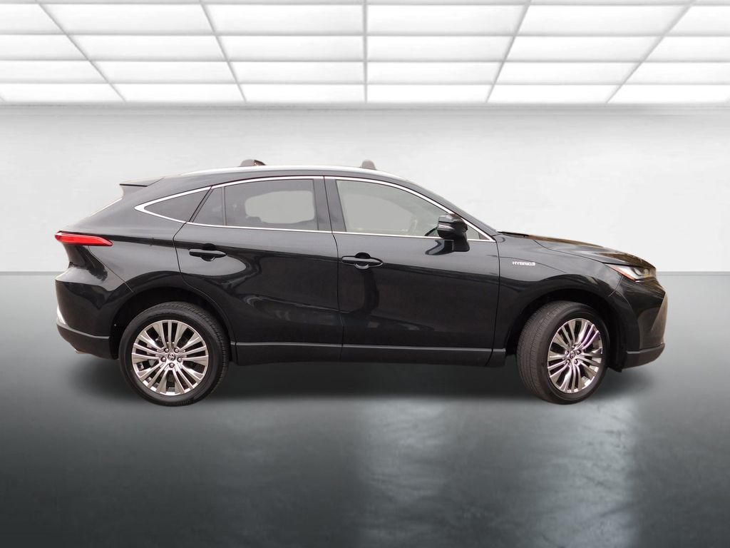 2021 Toyota Venza XLE photo 4